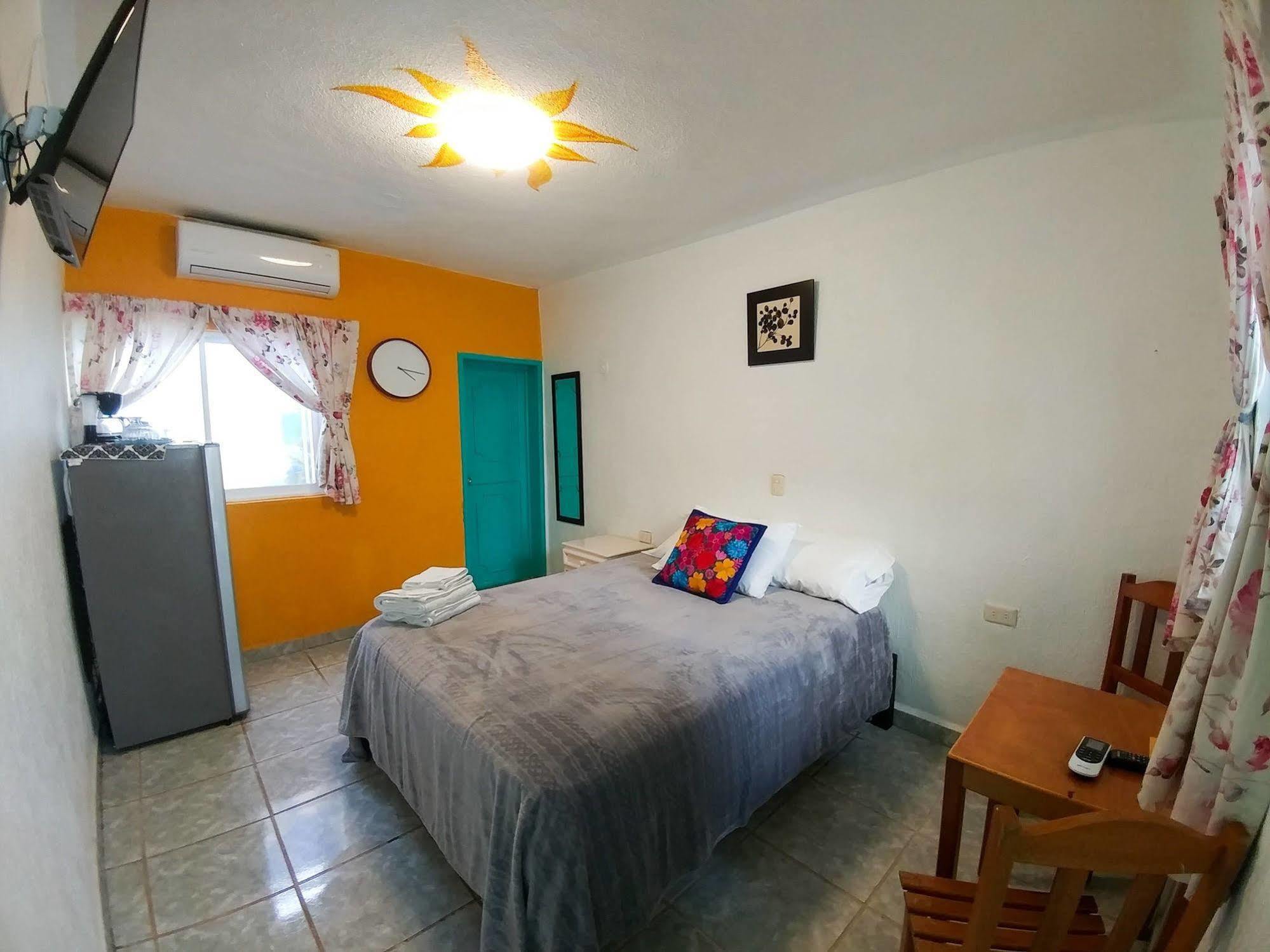 Posada Paso Del Sol Isla Mujeres Exteriör bild